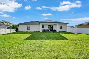 1317 NE 4th Pl, Cape Coral, FL 33909 - Photo 23