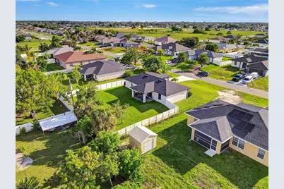 1317 NE 4th Pl, Cape Coral, FL 33909 - Photo 33