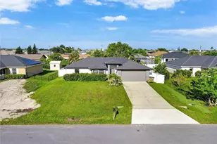 1317 NE 4th Pl, Cape Coral, FL 33909 - Photo 29