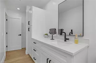 401 Countryside Dr, Naples, FL 34104 - Photo 33