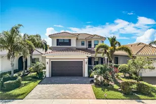 4310 Aurora St, Naples, FL 34119 - Photo 3