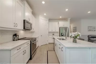 299 Tamarindo Ln, Naples, FL 34114 - Photo 11