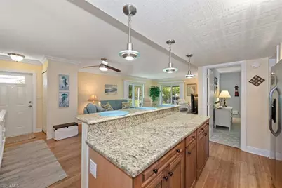 200 Palm Dr #4, Naples, FL 34112 - Photo 7