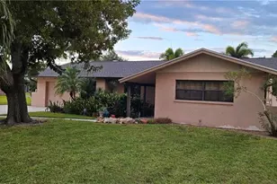 1031 Averly St, Fort Myers, FL 33919 - Photo 1