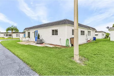 34 Hamlin Ct, Lehigh Acres, FL 33936 - Photo 5