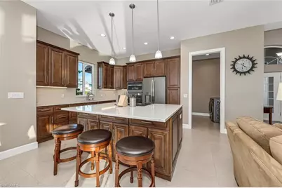 3254 Lakeview Dr, Naples, FL 34112 - Photo 7