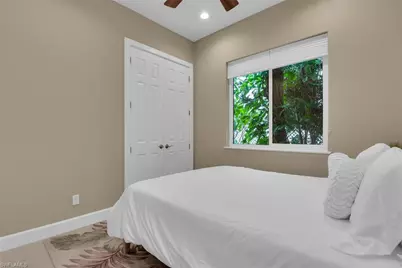 3254 Lakeview Dr, Naples, FL 34112 - Photo 17