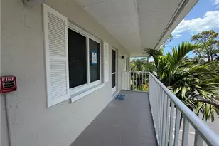 3002 Sandpiper Bay Cir, Naples, FL 34112 - Photo 3
