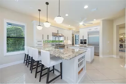 3335 Pacific Dr, Naples, FL 34119 - Photo 7