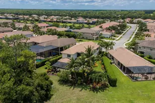 3335 Pacific Dr, Naples, FL 34119 - Photo 41