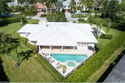 420 Palm Cir E, Naples, FL 34102 - Photo 17