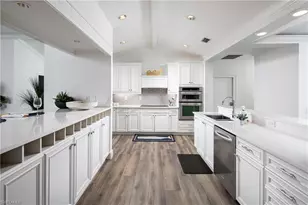 420 Palm Cir E, Naples, FL 34102 - Photo 5