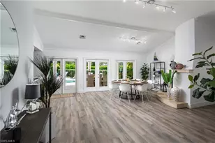 420 Palm Cir E, Naples, FL 34102 - Photo 7