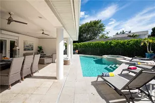 420 Palm Cir E, Naples, FL 34102 - Photo 13