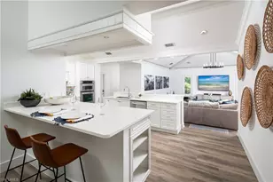420 Palm Cir E, Naples, FL 34102 - Photo 3