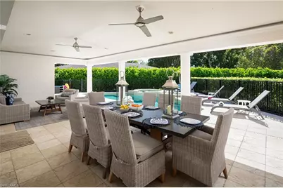 420 Palm Cir E, Naples, FL 34102 - Photo 11