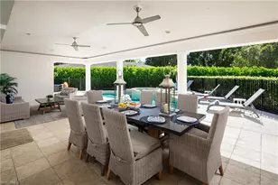 420 Palm Cir E, Naples, FL 34102 - Photo 11