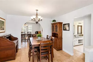 1089 Nottingham Dr, Naples, FL 34109 - Photo 11