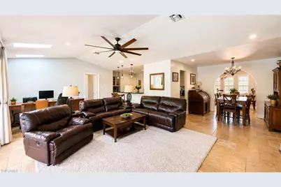 1089 Nottingham Dr, Naples, FL 34109 - Photo 9
