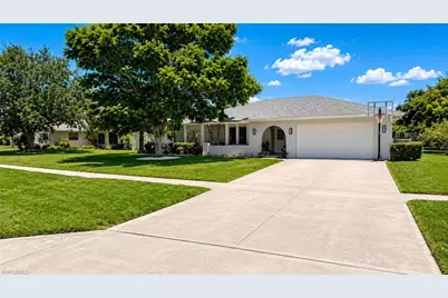 1089 Nottingham Dr, Naples, FL 34109 - Photo 3