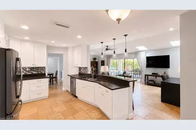 1089 Nottingham Dr, Naples, FL 34109 - Photo 7