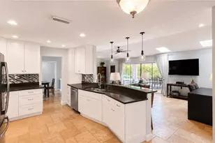 1089 Nottingham Dr, Naples, FL 34109 - Photo 7