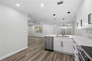 1521 Chesapeake Ave, Naples, FL 34102 - Photo 9