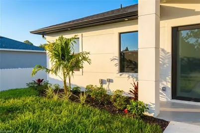 429 Gray Ave S, Lehigh Acres, FL 33974 - Photo 27
