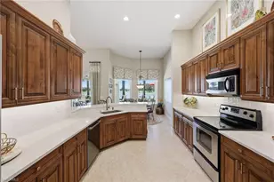 8793 Mustang Island Cir, Naples, FL 34113 - Photo 15