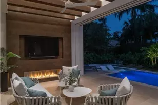 590 6th Ave N, Naples, FL 34102 - Photo 11