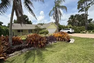 1280 Cypress Woods Dr, Naples, FL 34103 - Photo 3