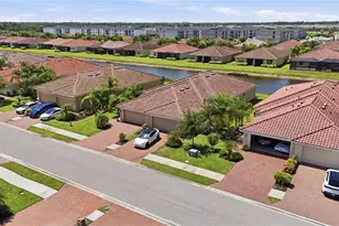 2062 Tamarron Ln, Naples, FL 34120 - Photo 3