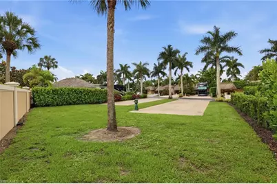 13563 Snook Cir, Naples, FL 34114 - Photo 3