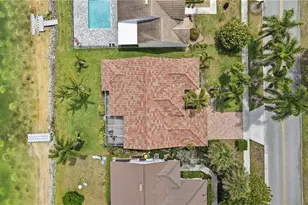 7303 Mill Pond Cir, Naples, FL 34109 - Photo 17