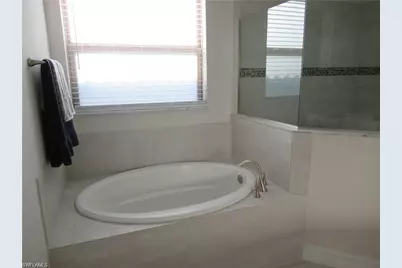16382 Barclay Ct, Naples, FL 34110 - Photo 3