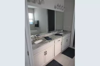 16382 Barclay Ct, Naples, FL 34110 - Photo 5