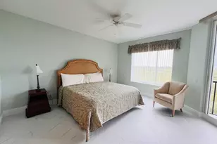 425 Cove Tower Dr, Naples, FL 34110 - Photo 19