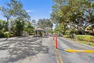2325 Hidden Lake Dr, Naples, FL 34112 - Photo 31