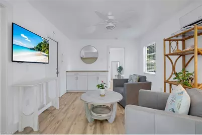 27292 East Dr, Bonita Springs, FL 34135 - Photo 19