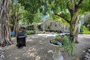 27292 East Dr, Bonita Springs, FL 34135 - Photo 29