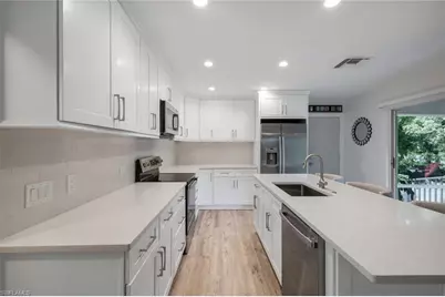 27292 East Dr, Bonita Springs, FL 34135 - Photo 13