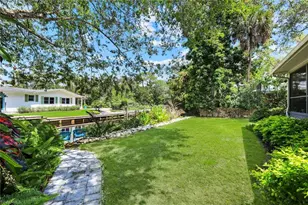27292 East Dr, Bonita Springs, FL 34135 - Photo 25