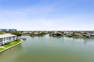 10620 Gulf Shore Dr, Naples, FL 34108 - Photo 23