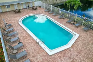 4625 Bayshore Dr, Naples, FL 34112 - Photo 5