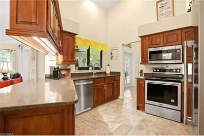 5231 Hickory Wood Dr, Naples, FL 34119 - Photo 9