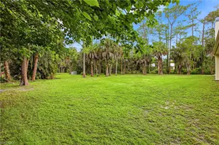 5231 Hickory Wood Dr, Naples, FL 34119 - Photo 43