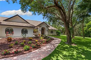 436 Corbel Dr, Naples, FL 34110 - Photo 5