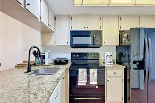 15171 Cedarwood Ln, Naples, FL 34110 - Photo 5