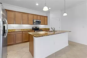 7959 Princeton Dr, Naples, FL 34104 - Photo 7