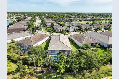 28121 Seasons Tide Ave, Bonita Springs, FL 34135 - Photo 37